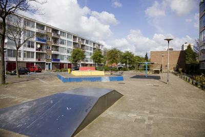 807471 Afbeelding van een kinderspeelplaats in de Stanleylaan te Utrecht.